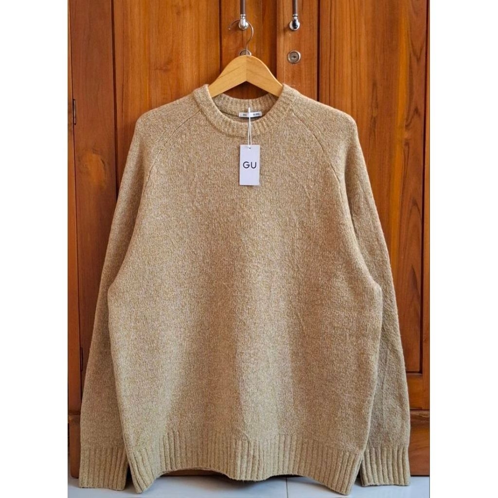 GU Sweater Oversize Gradasi