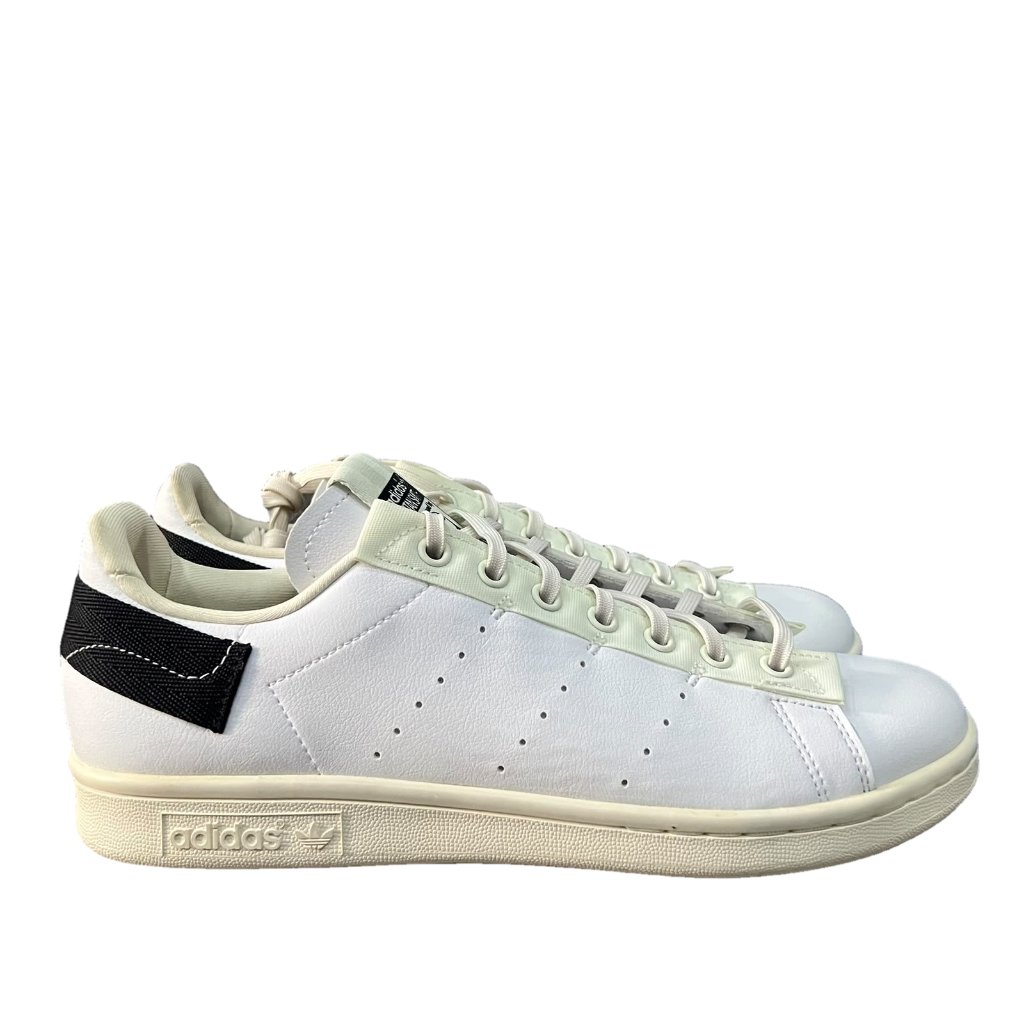 Putih-Hitam_(Stan Smith)