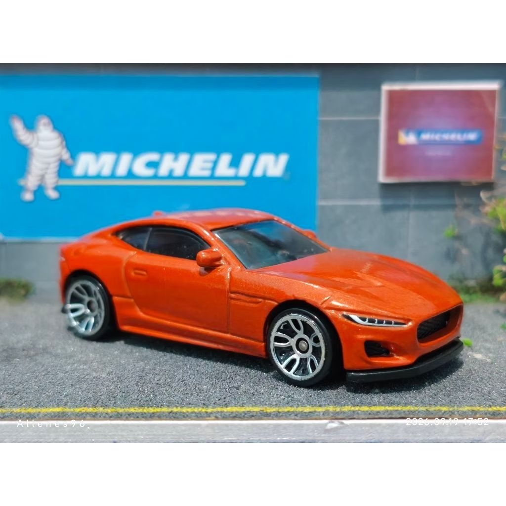 Hot Wheels 2020 Jaguar F-Type