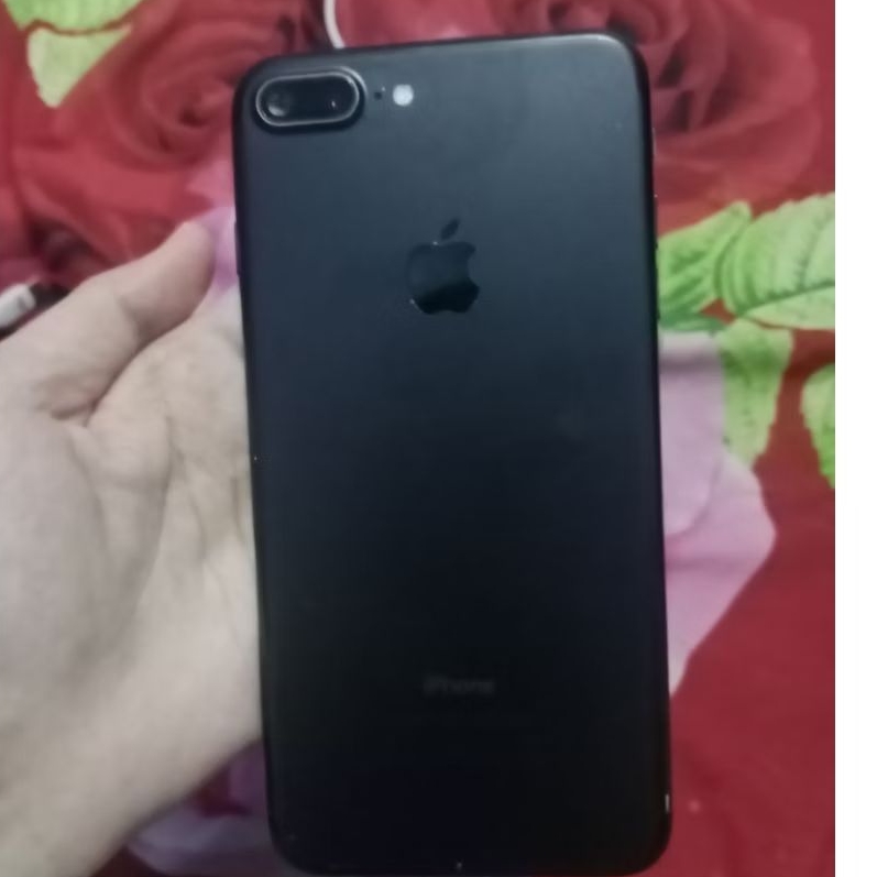HP Apple iPhone warna hitam bekas