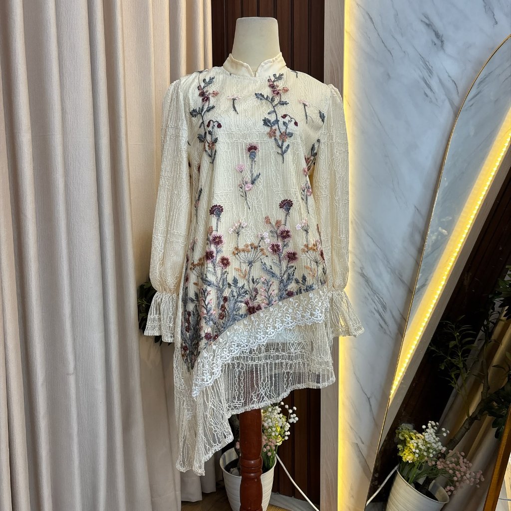 Delova Wardrobe - LEORA Blouse Lace Renda Cantily Modern Kondangan, Rayya Wanita