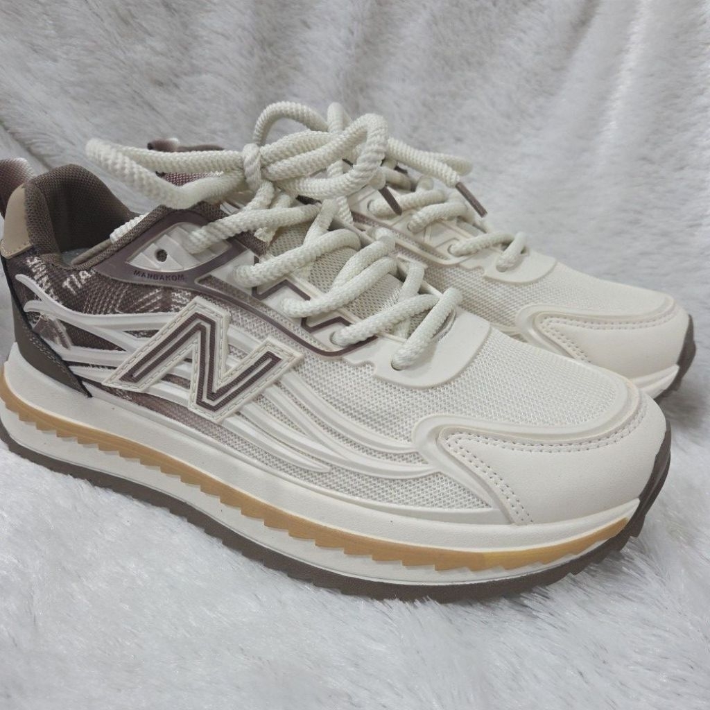 Sepatu sports sneakers dewasa laki laki AC 5810