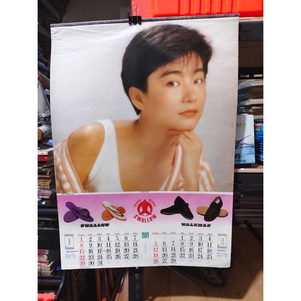 

Kalender jadul Kalender 1989 Sandal Swallow