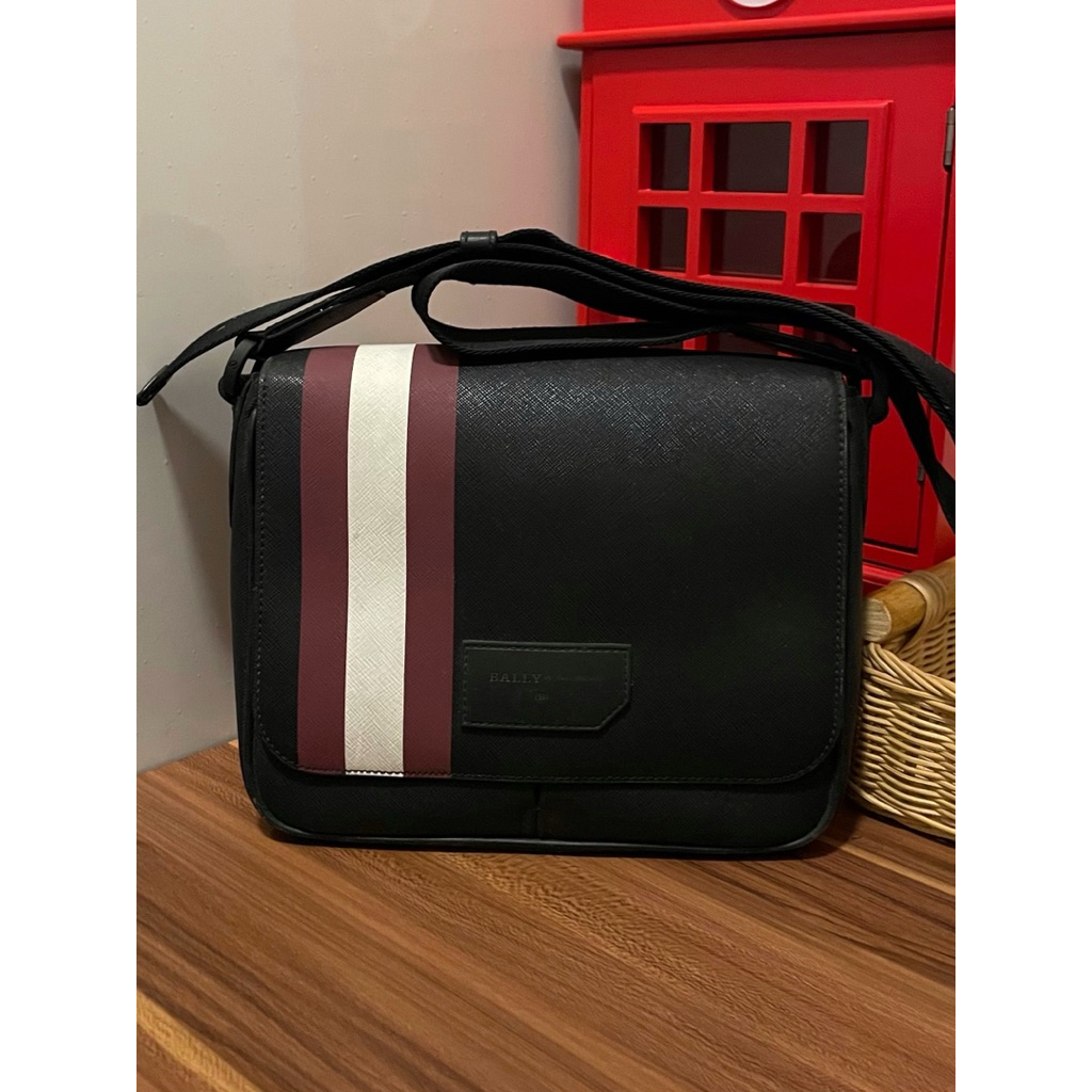 BALLY PVC TRAINSPOTTING MESSANGER BAG (PRELOVED)