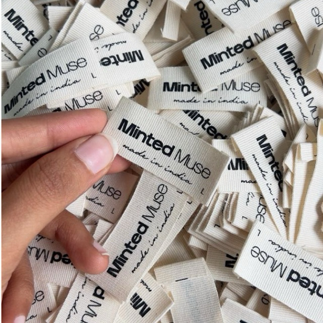 

(100 pcs) Label cottan lembut /Free Desain/Custom/Label,label baju,label baju custom,label baju anak anak,label cottan, label konveksi,label 100 pcs