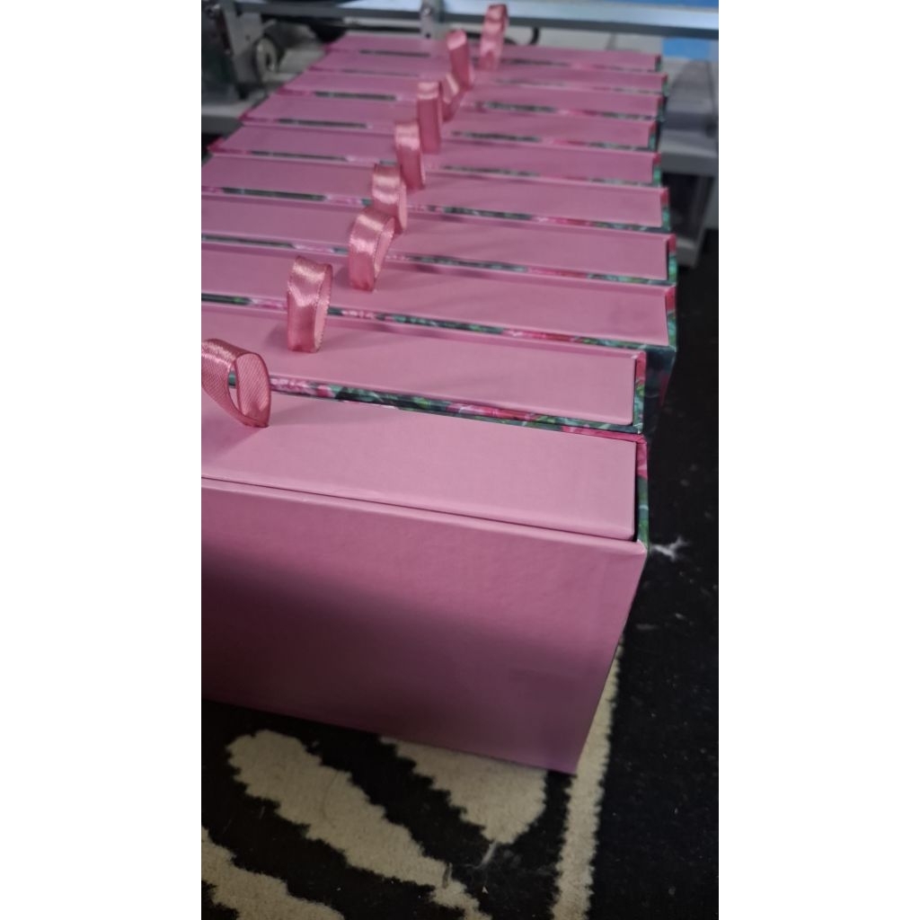 

hardbox souvenir kecil pesanan suci