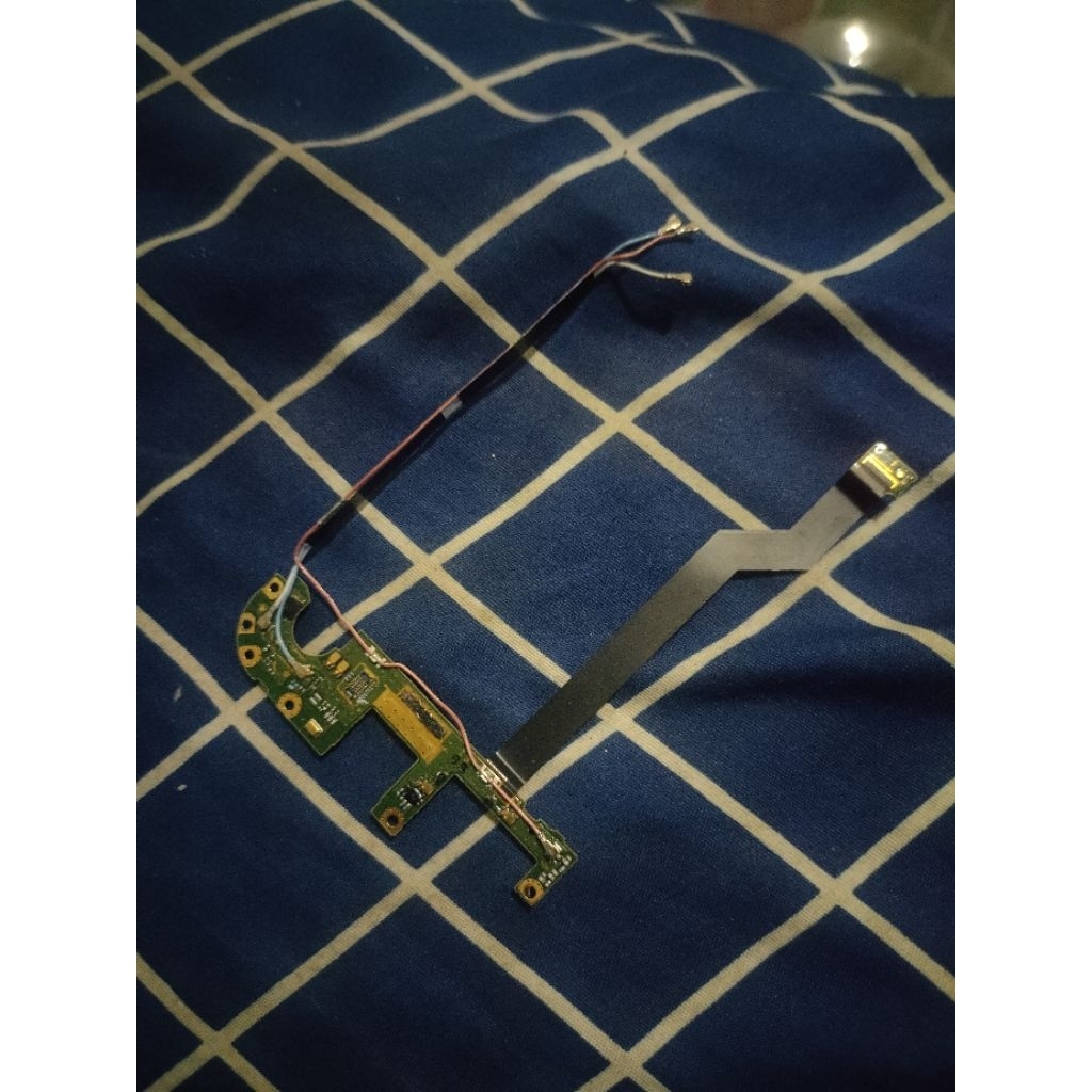 board bawah sharp aquos shv39