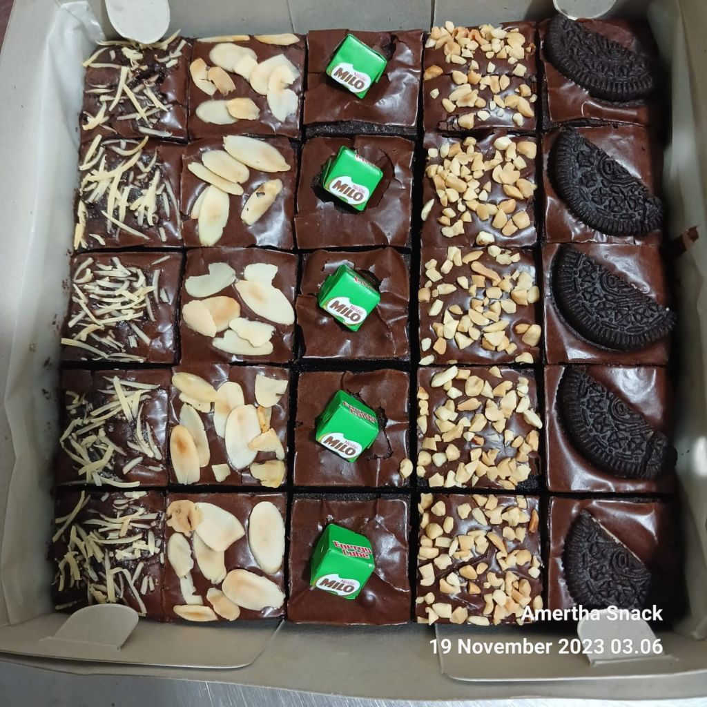 

Brownies Sekat Cokelat Panggang / Brownies Fudgy Sekat