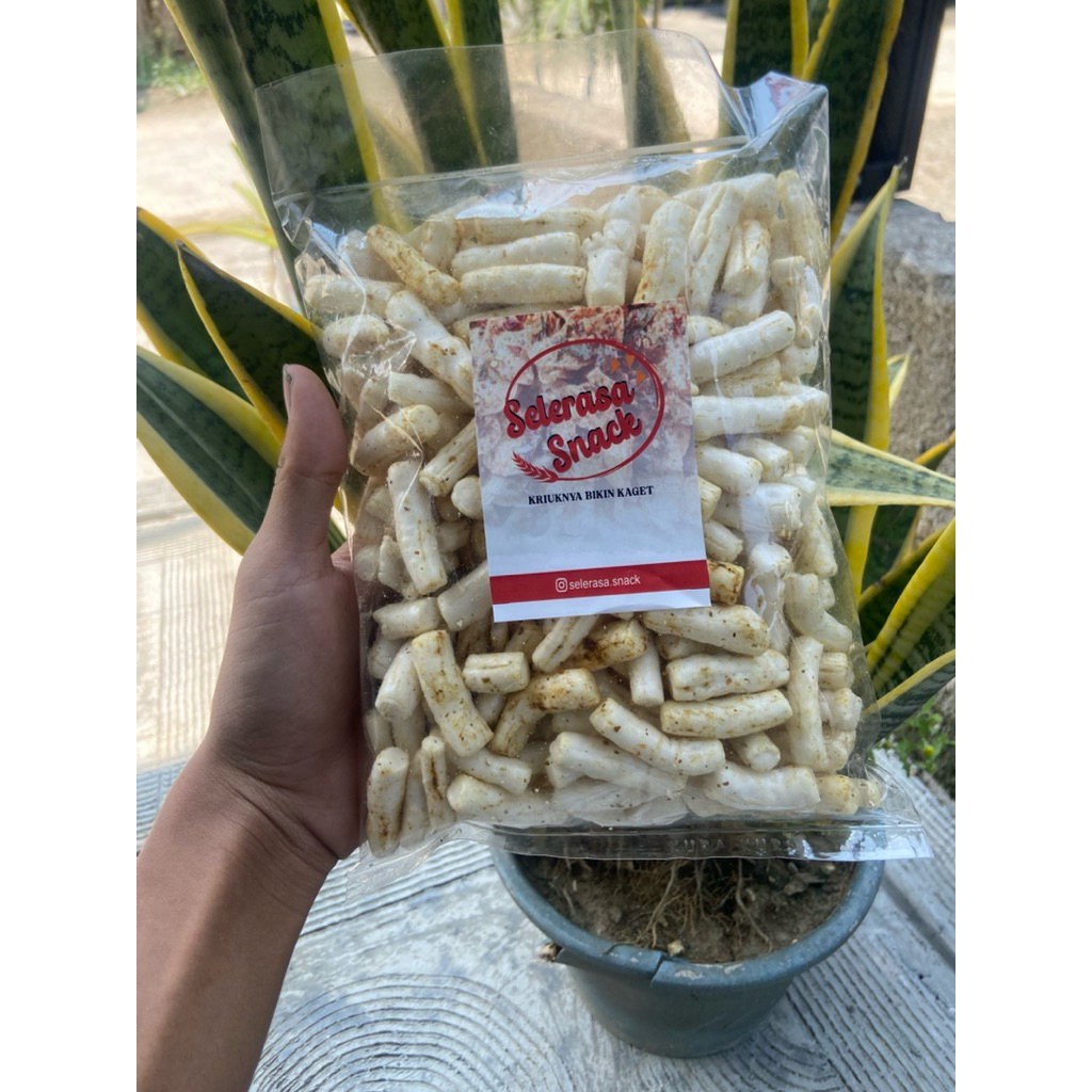 

KERIPIK IKAN TONGKOL PEDAS SEDANG / KERIPIK GURIH SELERASA SNACK