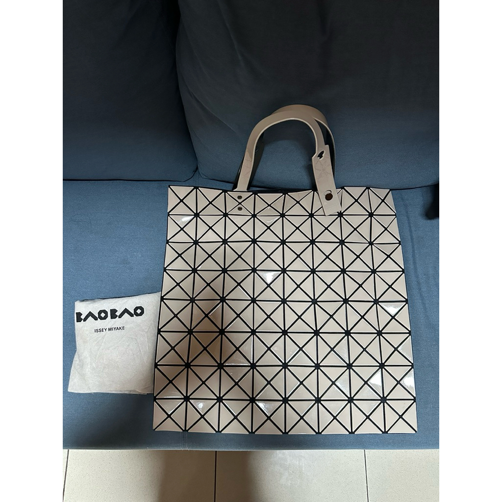 bao-bao issey miyake