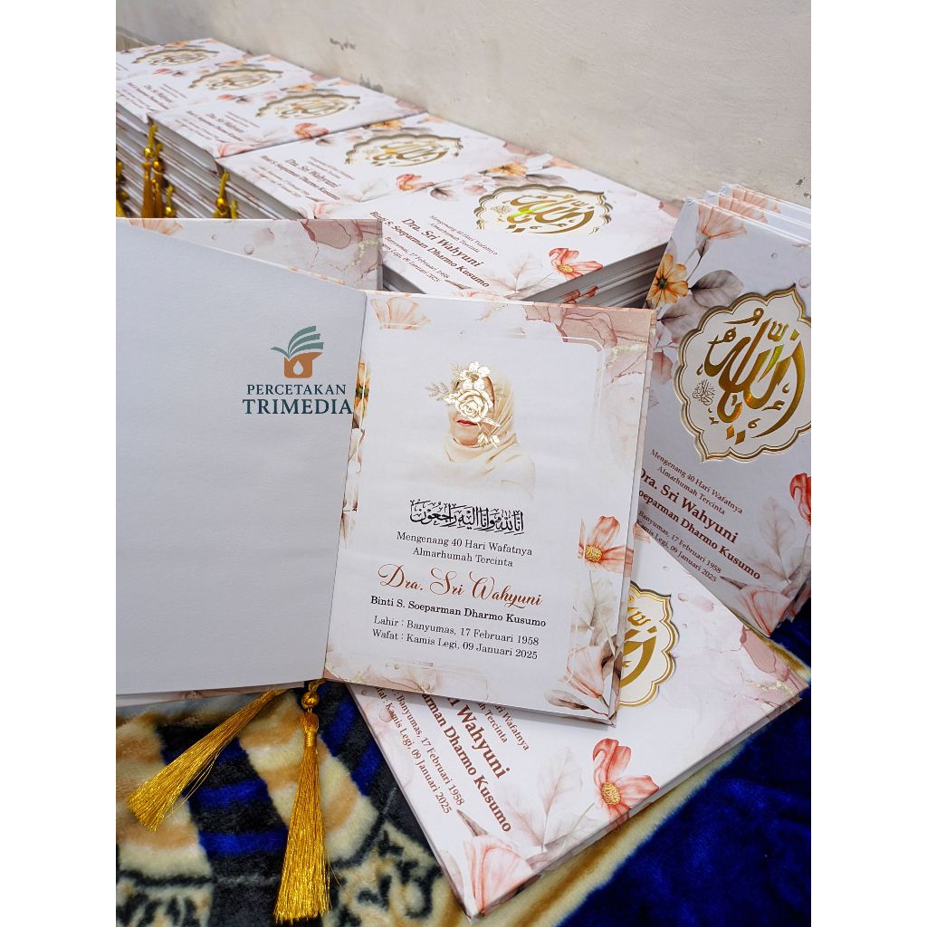 Buku Yasin Hardcover 224 Halaman Art Paper  Pembatas rumbai / Jilid Jahit benang (Al Mulk Al waqiah 