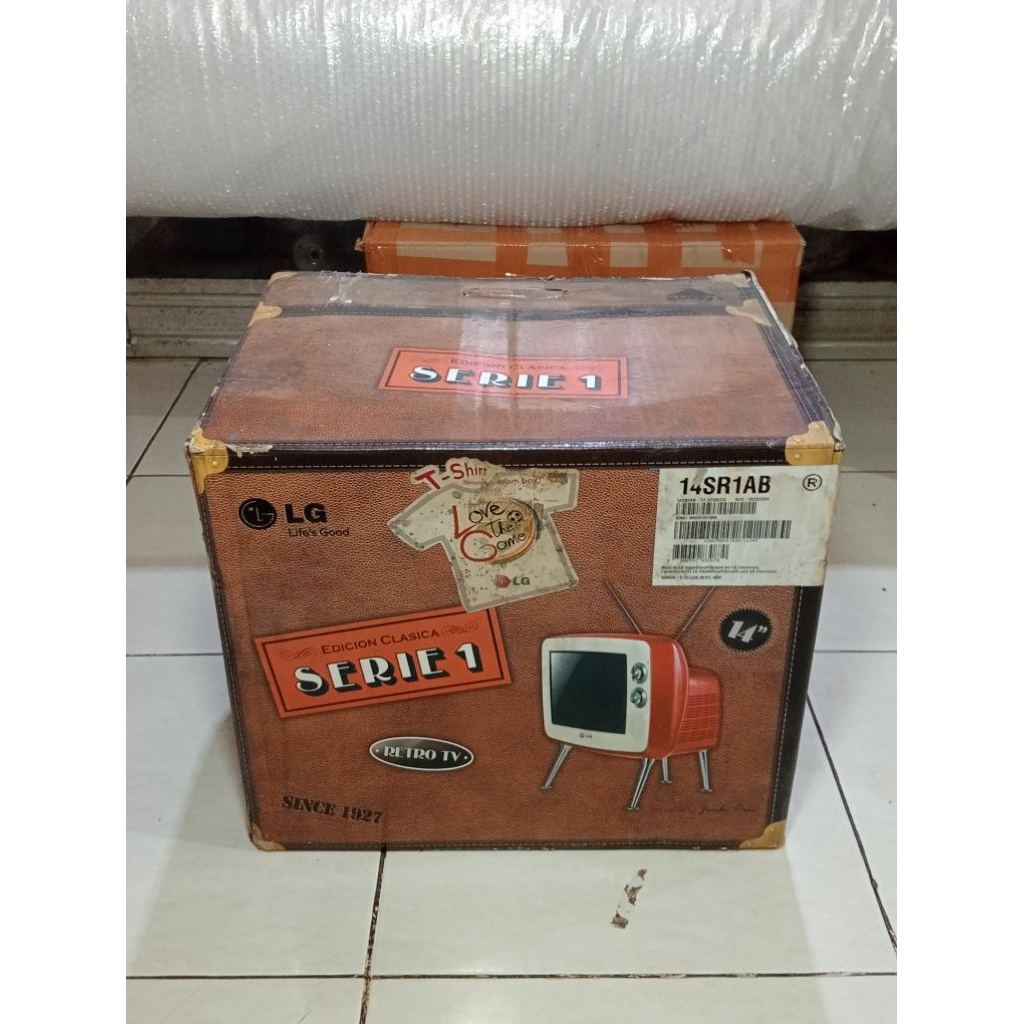 tv lg retro complete in box rare