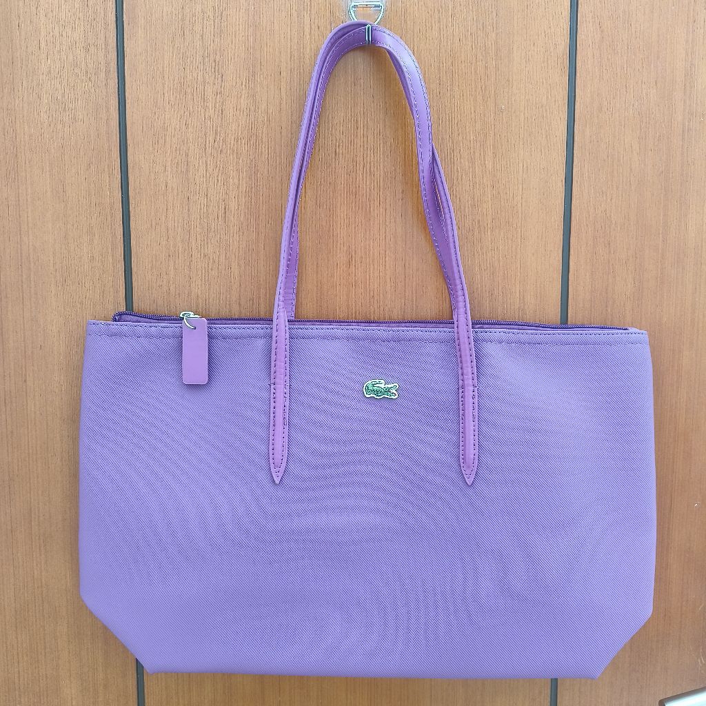Tas wanita warna ungu