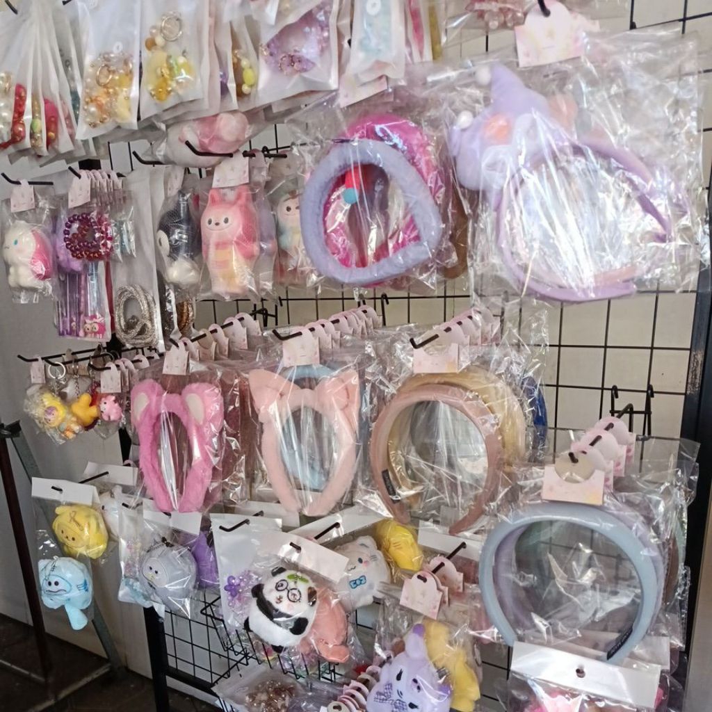 

asesoris serba 10000 ribu