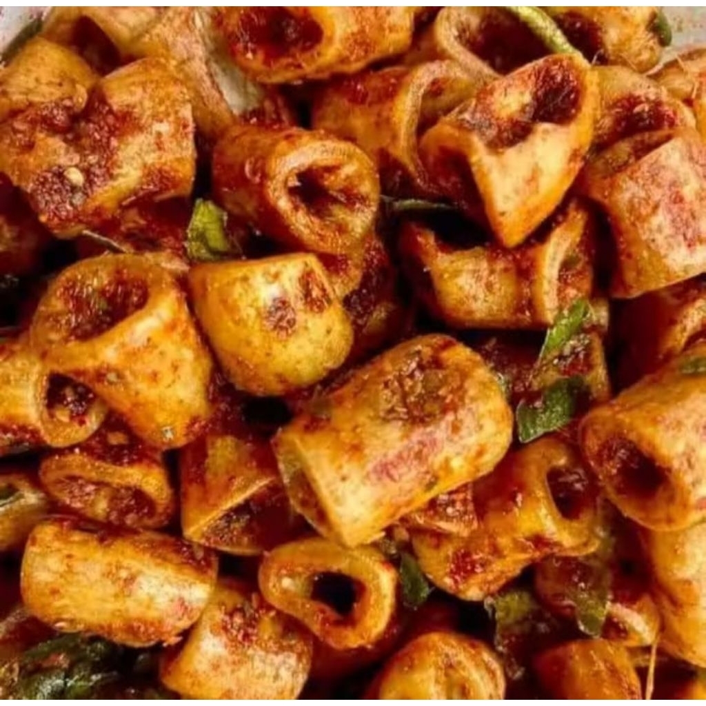 

MAKARONI PEDAS 500gr PEDAS DAUN JERUK / CAMILAN PEDAS GURIH