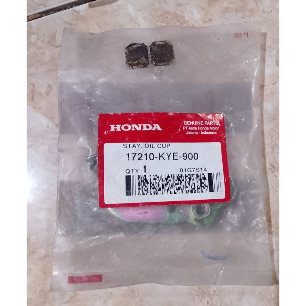 17210-KYE-900 STAY OIL CUP BRACKET MASTER REM MEGA PRO MONO SHOCK 2010 ORIGINAL AHM 17210KYE900