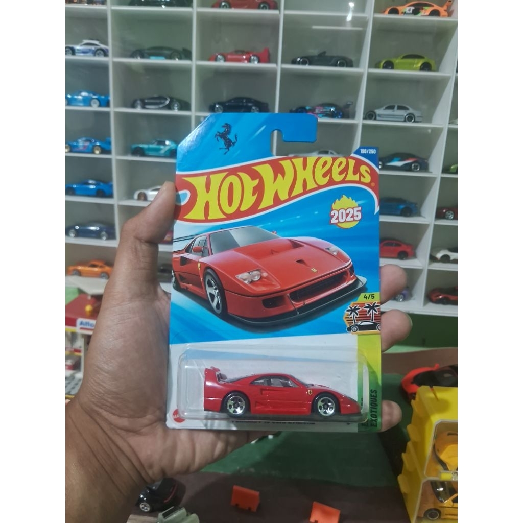 Hot Wheels Ferrari F40, F1 Williams Racing, F1 Oracle Red Bull, Optimus Prime, Toyota Supra