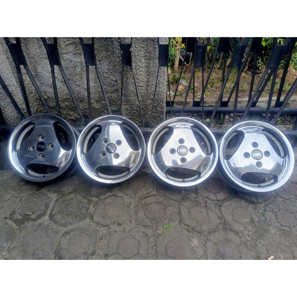 4 velg R13 pcd 100  wuling air ev sigra karimun agya ayla atoz visto picanto