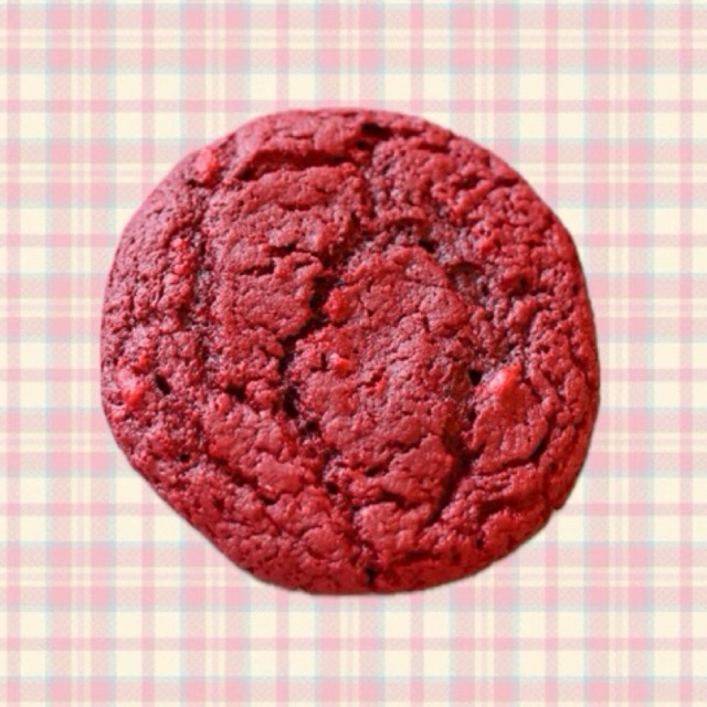 

red velvet cheesecake cookie