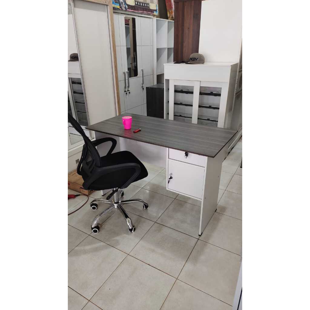 Set Meja Kursi Kantor