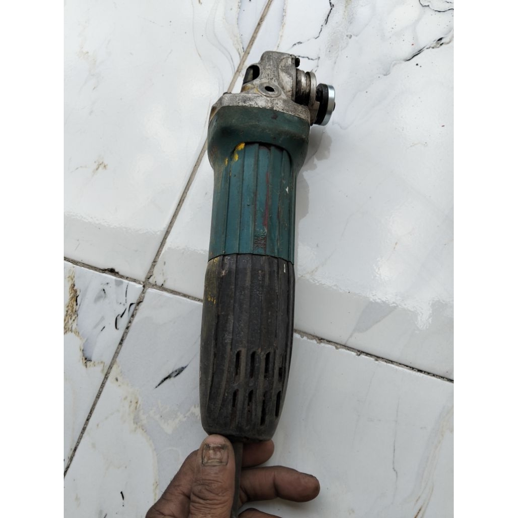 GERINDA MAKITA GA 4030 KONDISI SECOND