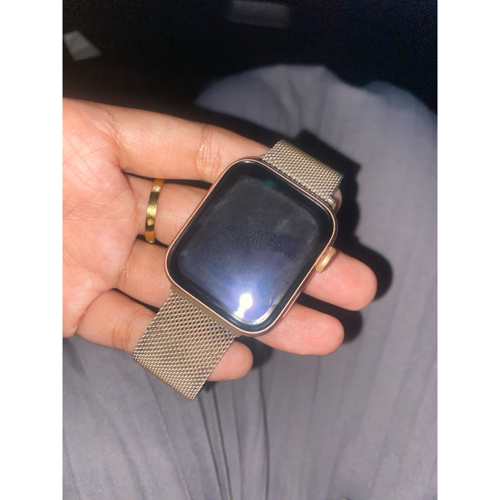 Iwatch SE seri pertama