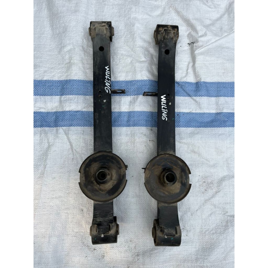 Arm Wuling Confero Belakang