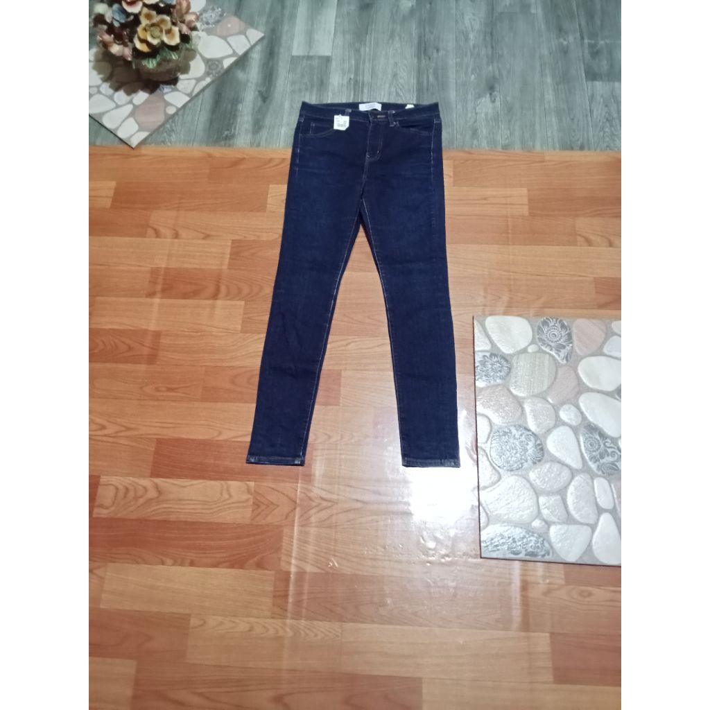 Celana Jeans LOWRYS FARM Size 28