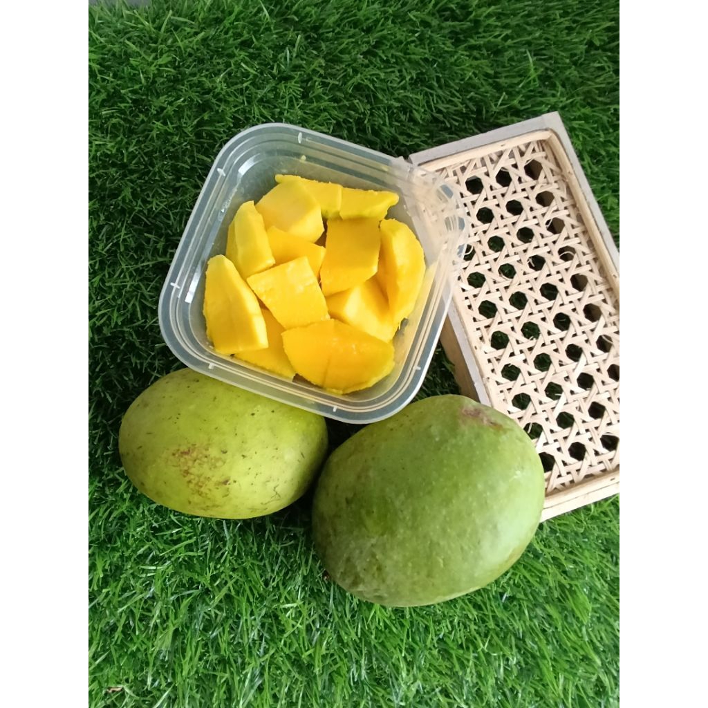 

Buah potong kuini