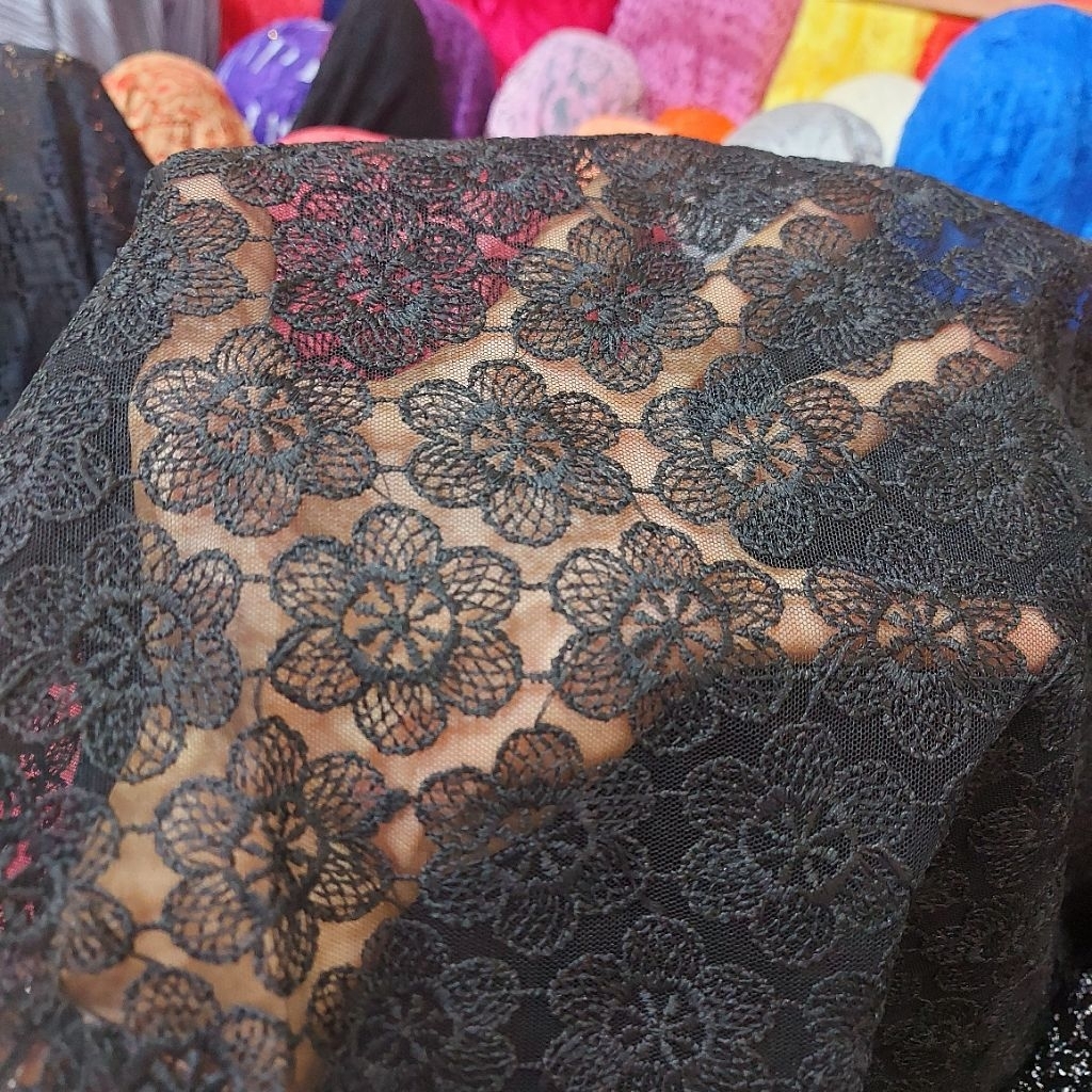 kain tile bordir Premium - kain tile bordir motif bunga - kain tile bordir meteran ( hitam)