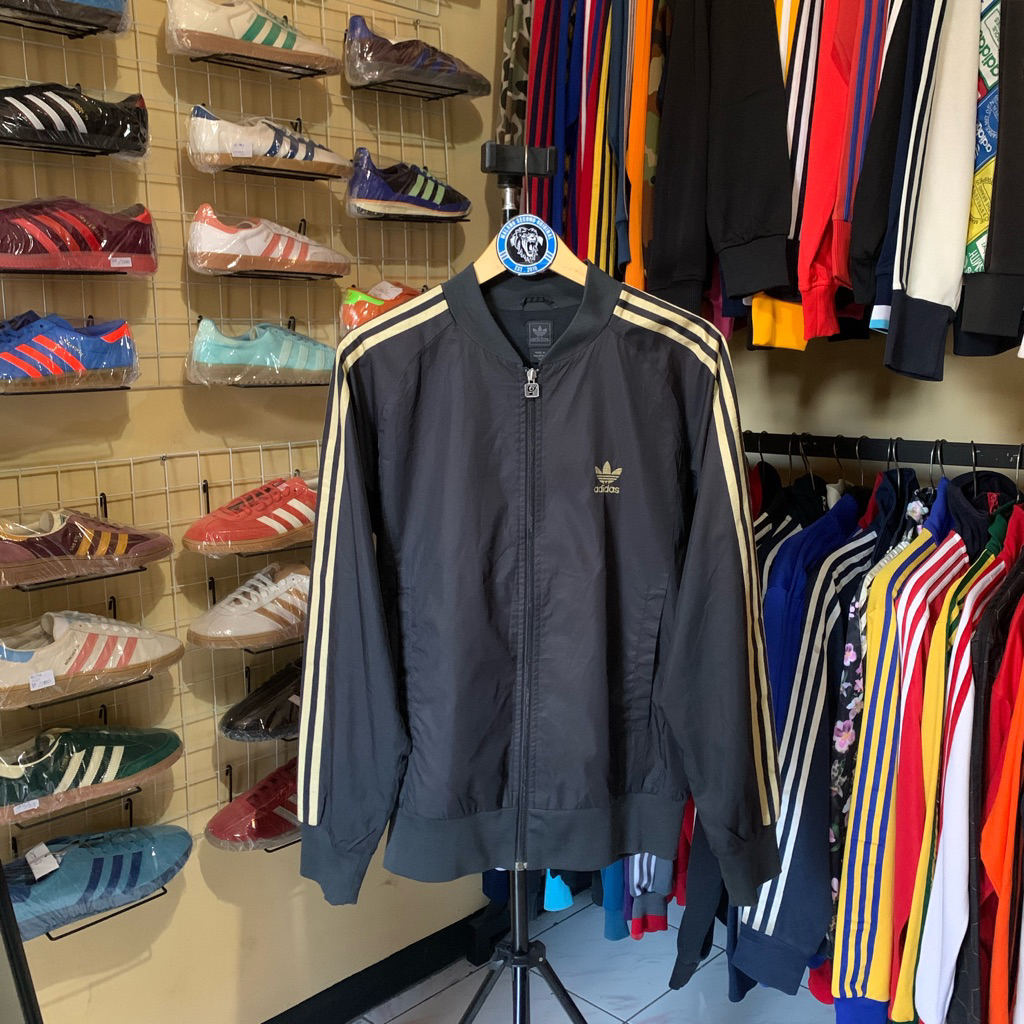 Tracktop Adidas Superstar black gold