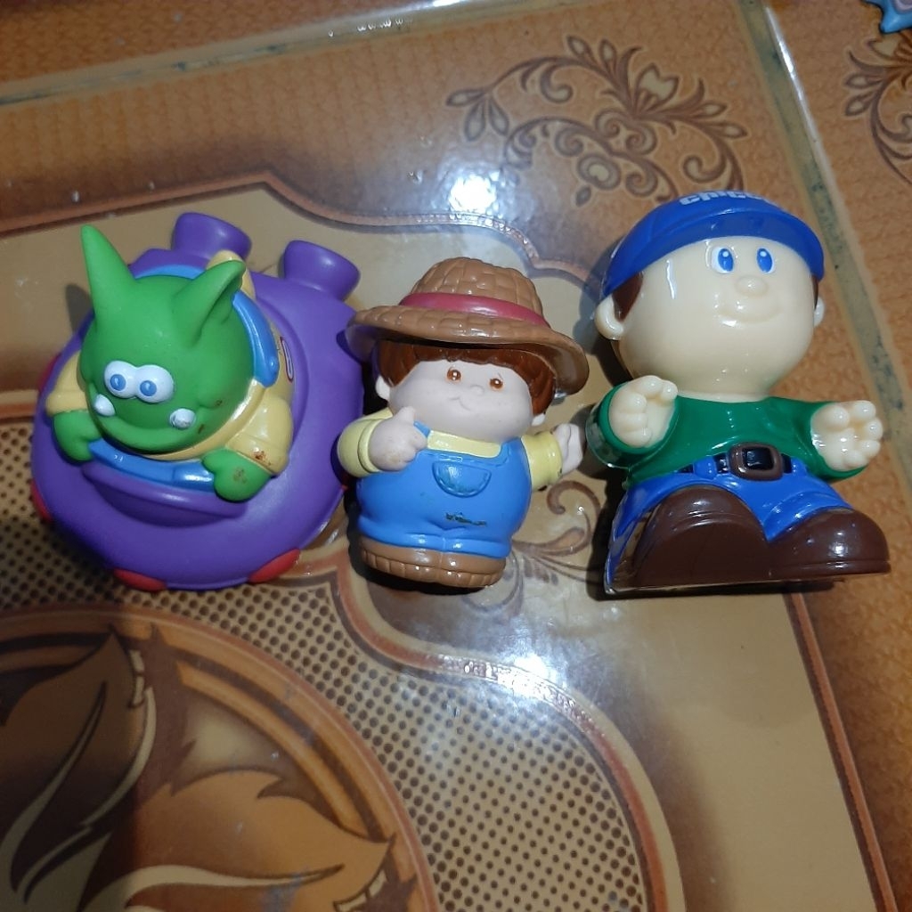 figure little people little tikes farmer village, little people space alien & no merk cowok chicco t
