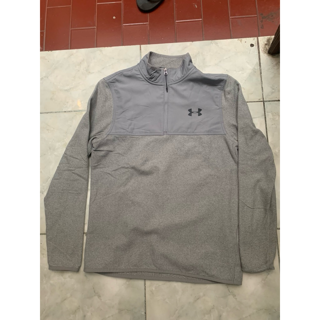 Preloved Under Armour Baselayer Size S fit L