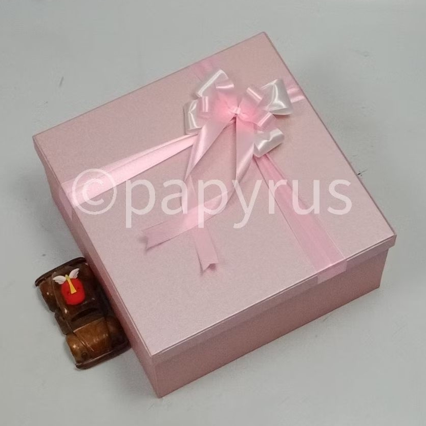 

PAPYRUS 30x30 Tinggi 15cm Kotak Kado Gift Box Hardbox Hampers Hadiah V1
