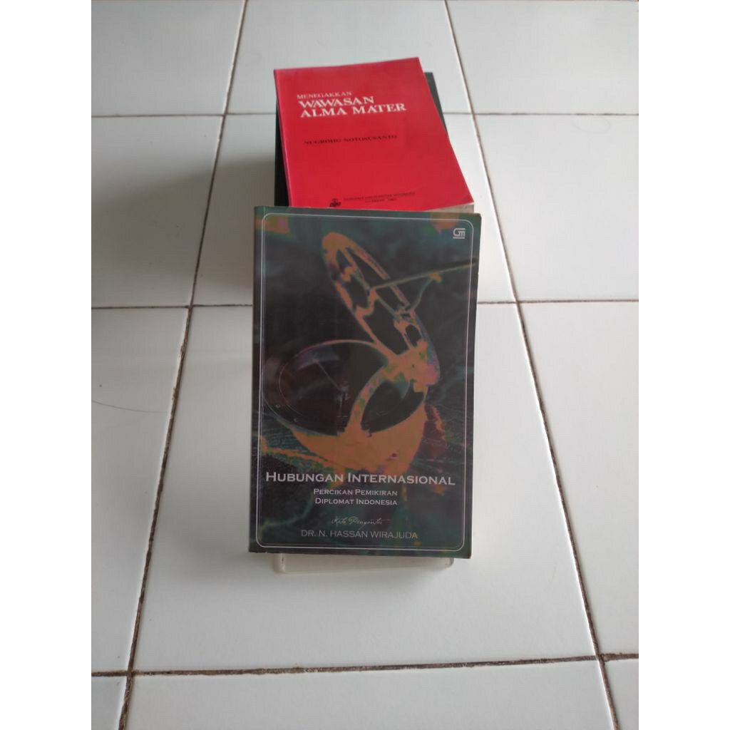 dr. n. hassan wirajuda hubungan internasional
