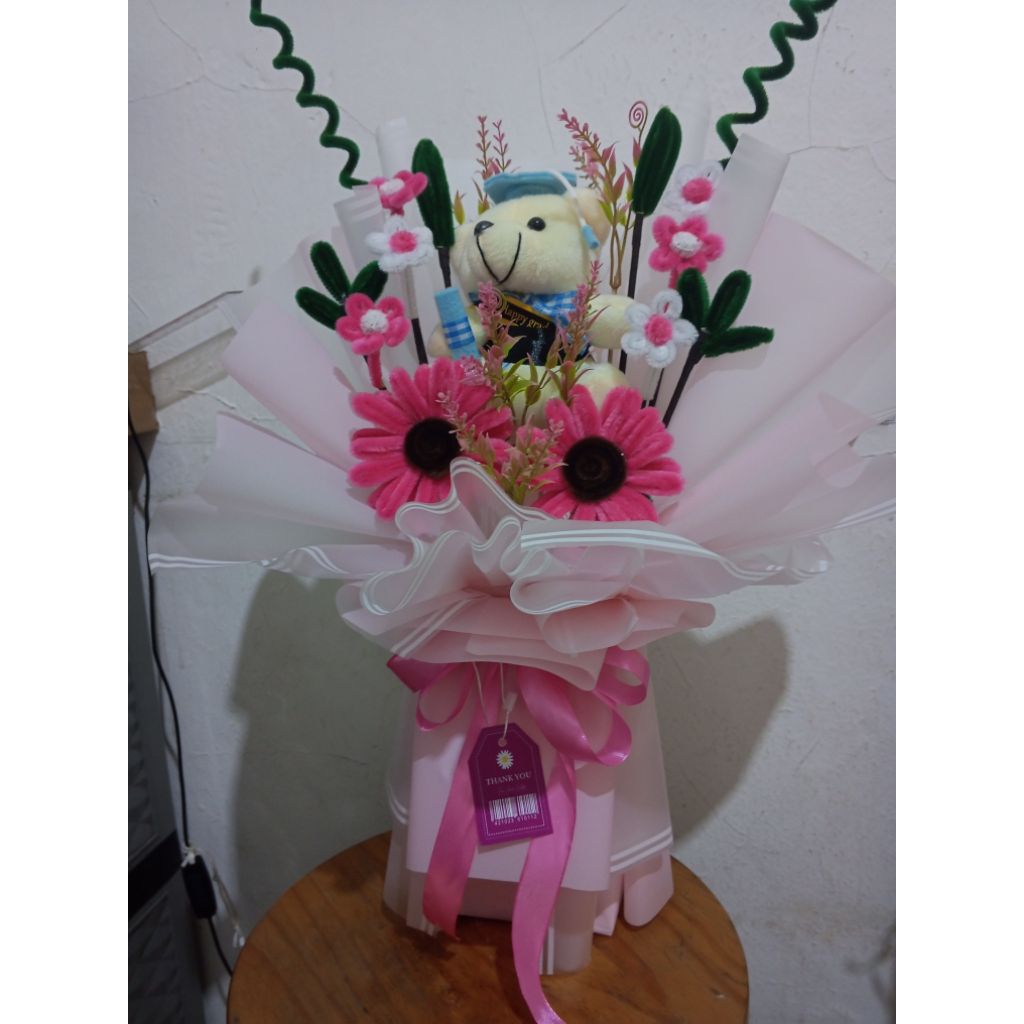 buket Bunga kawat bulu dan boneka/snack