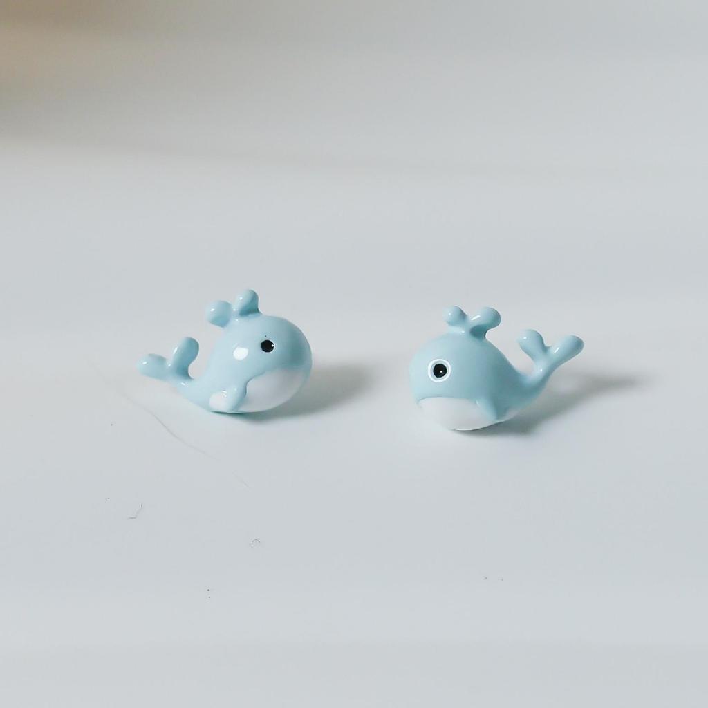 Lumba-Lumba Dikombinasikan Dengan Anting-Anting Emas Anting-Anting Manis Dan Serbaguna