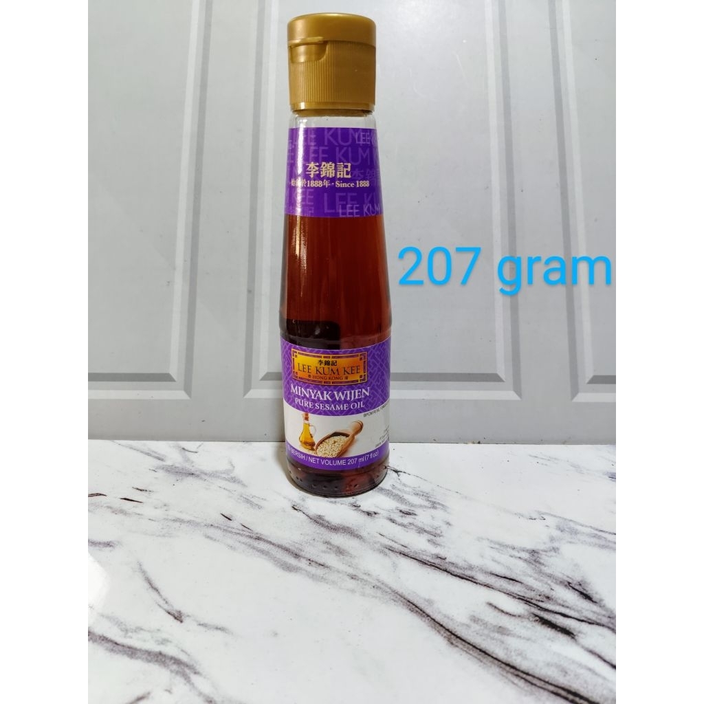 

Lee Kum kee Minyak Wijen 207 ml (kemasan kaca)