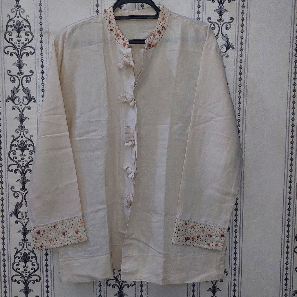 PRELOVED Atasan Blouse Wanita Cream