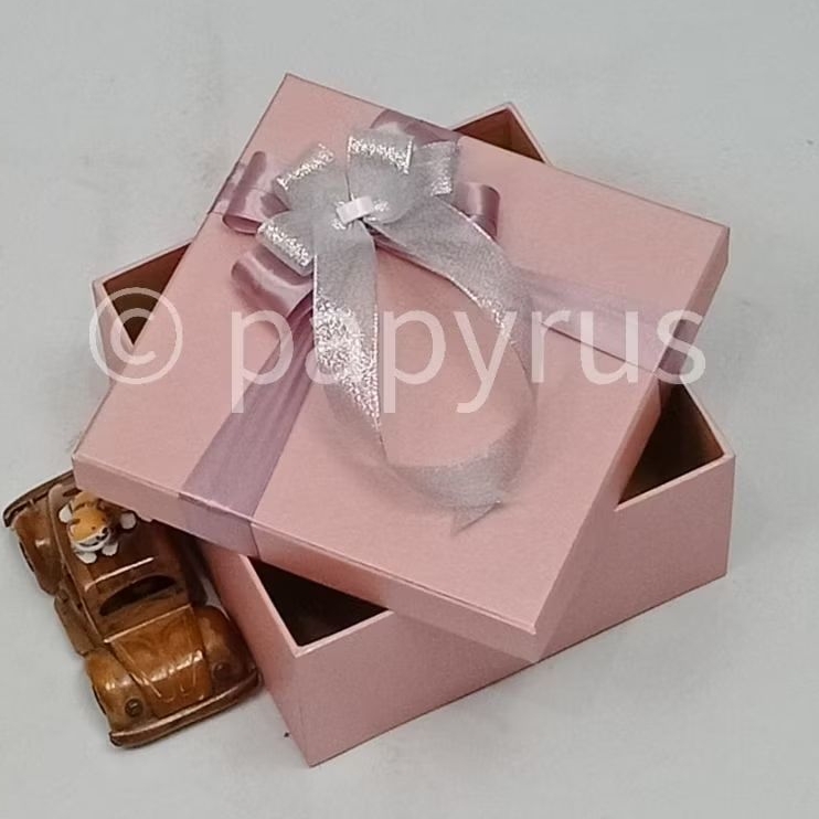 

PAPYRUS 20x20 Tinggi 8cm Kotak Kado Gift Box Hardbox Hampers Hadiah V3