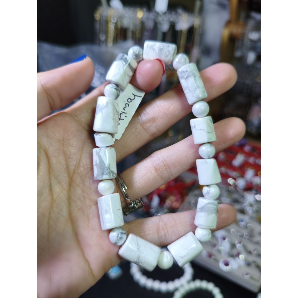 GELANG HOWLITE