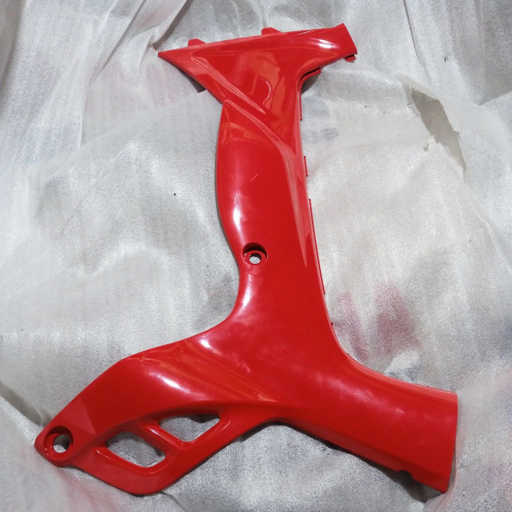 5ER-F8385-00-P0 original YGP Yamaha genuine part NOS BOK box Cover Body bodi kempolan legshield leks