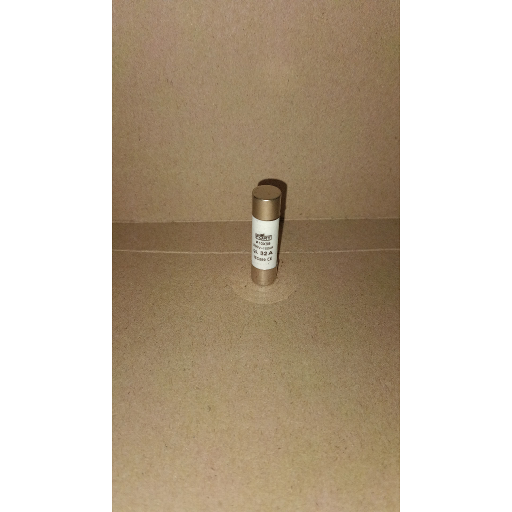 8109 fuse sekring sekering keramik ceramic 32a 32ampere 10x38