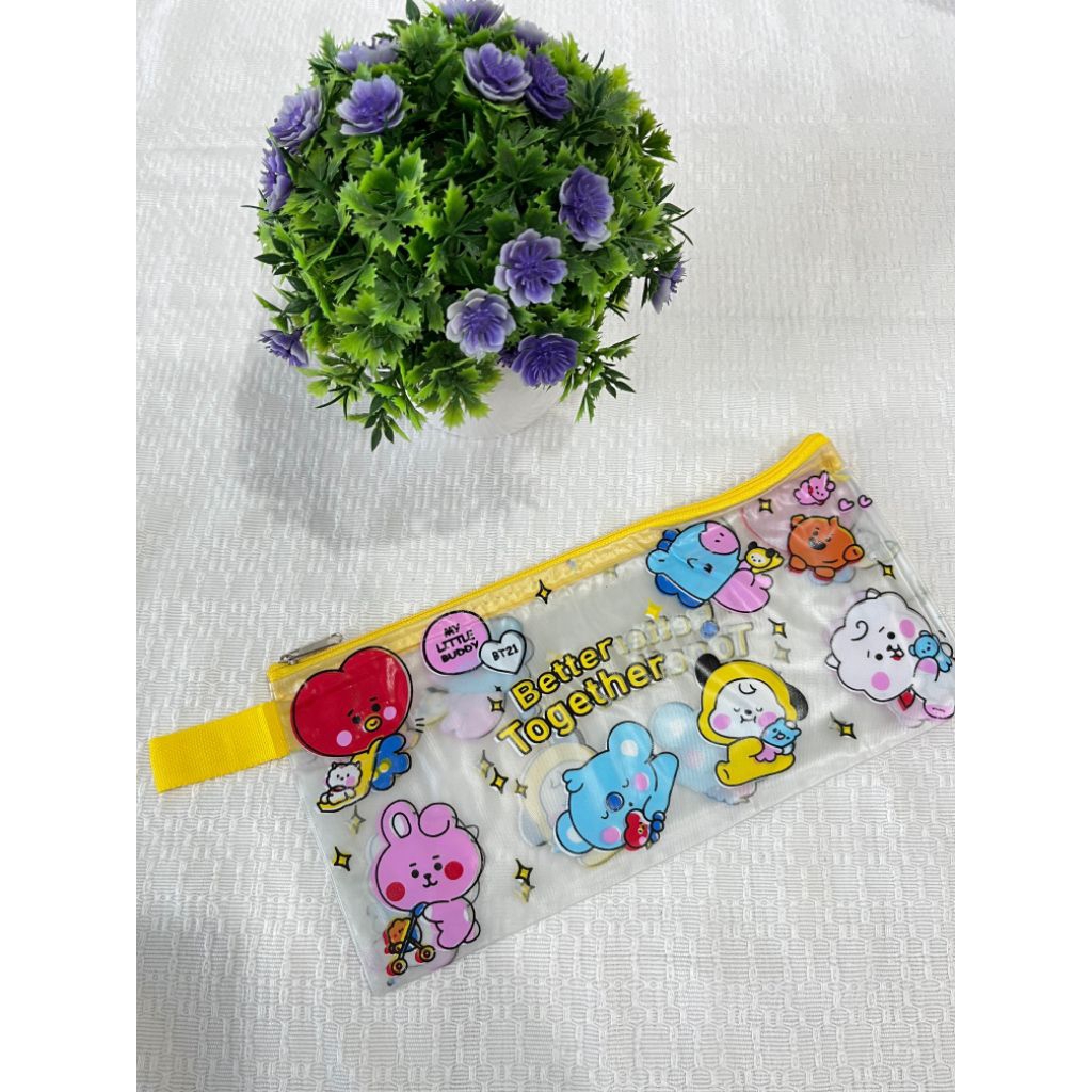 

TEMPAT PENSIL MOTIF TRANSPARAN ATAU POUCH KOSMETIK SERBAGUNA