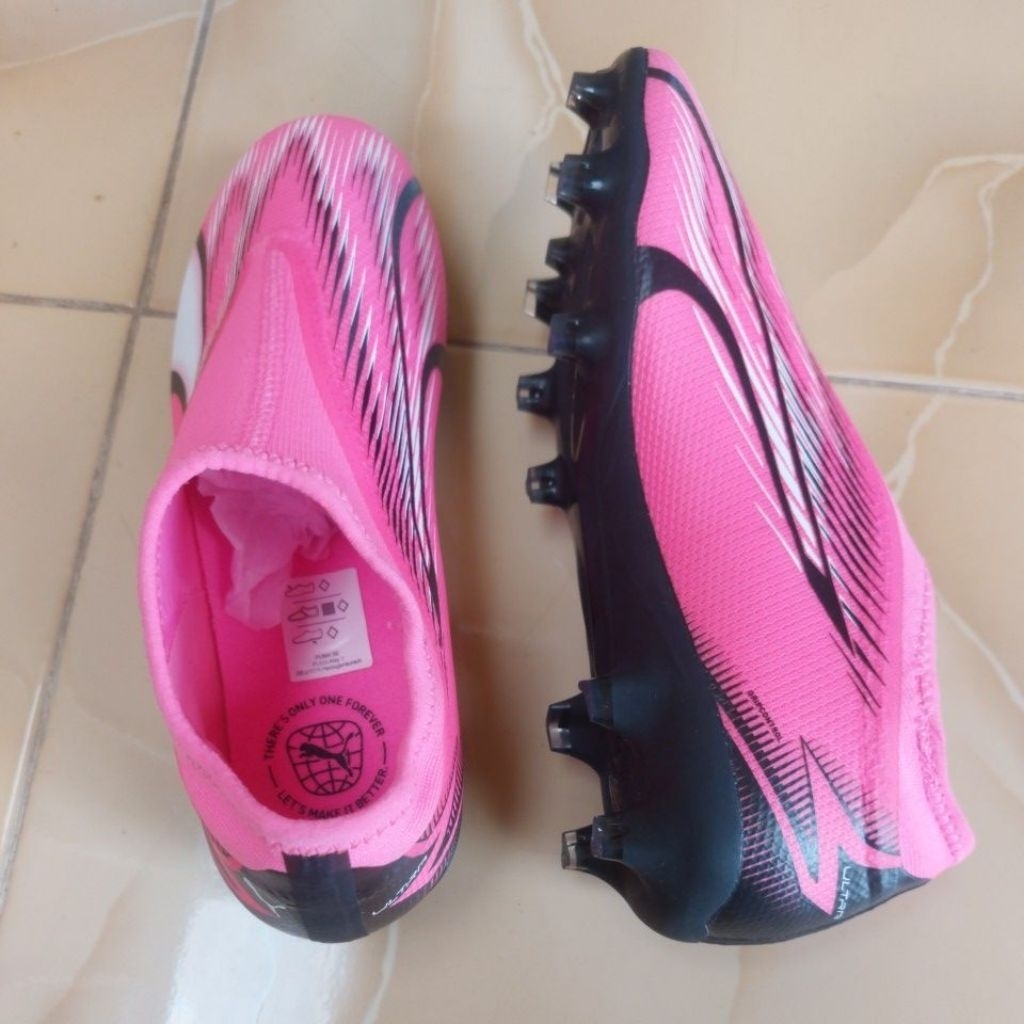 sepatu bola puma "ultra " ukuran 36 ori