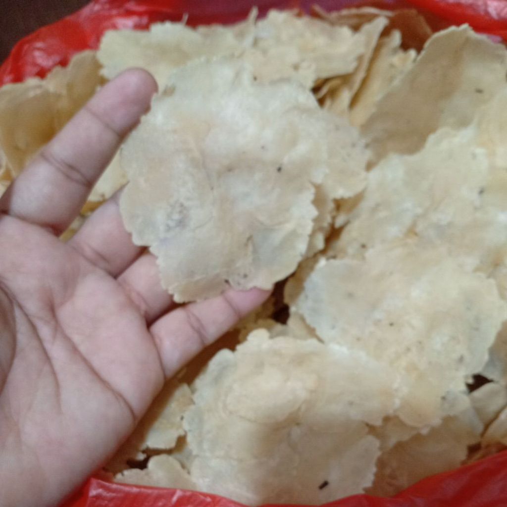 

emping melinjo ukuran 100gr