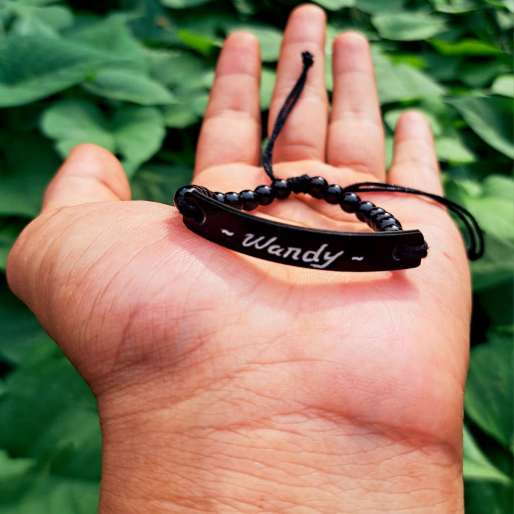 gelang batu akrilik bisa ukir nama dan tanggal