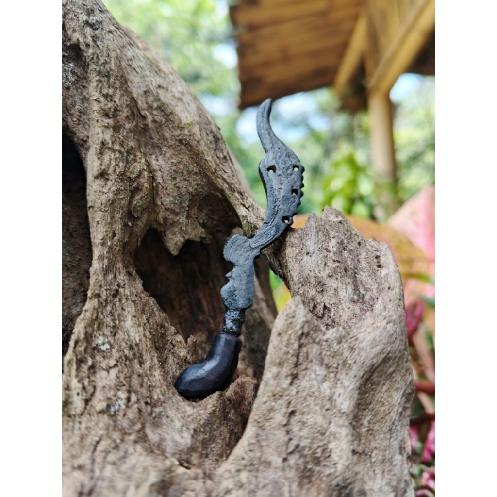 Liontin Kujang Tempa