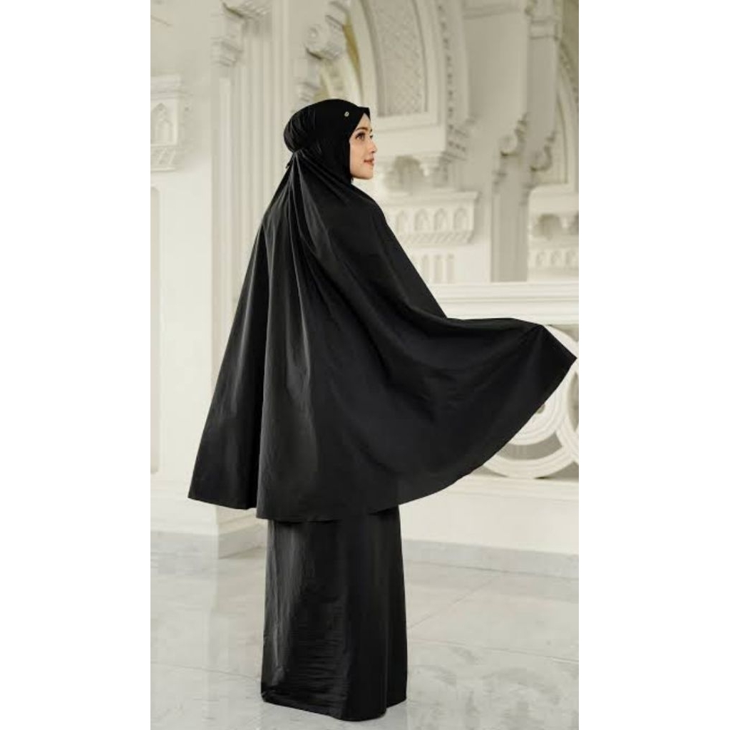 Basic Prayer Robe Buttonscarves black