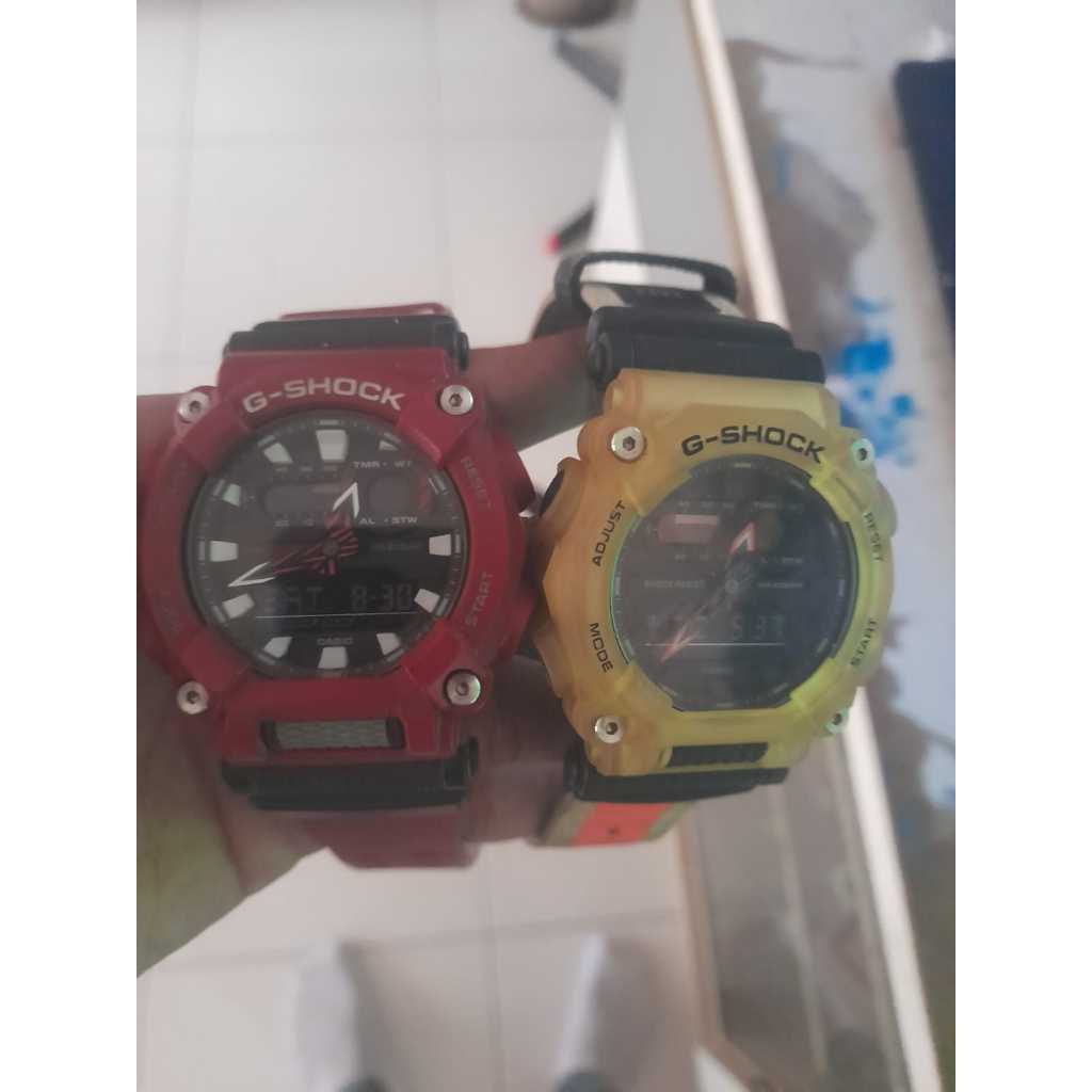 G-shock GA-900ts-4adr dan g-shock GA-900-4a